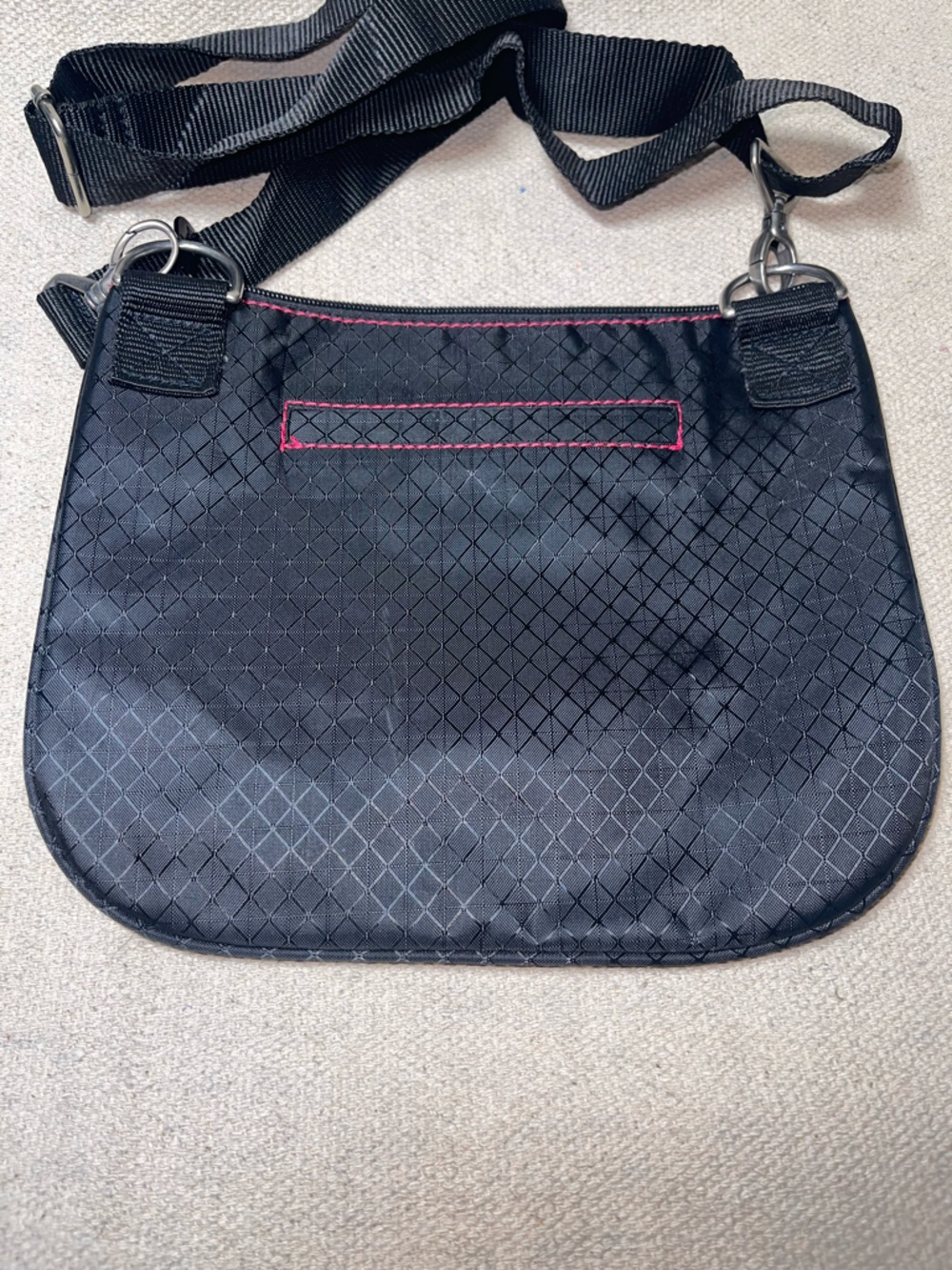 Thirty-One crossbody nylon black & pink - great condition